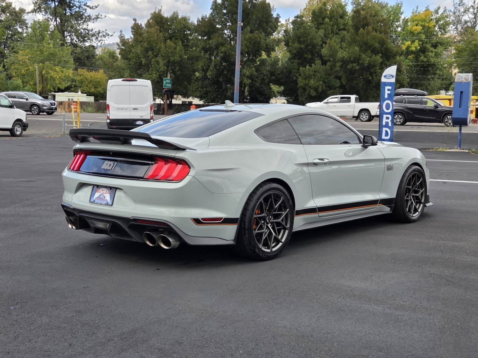 2022 Ford Mustang Mach 1