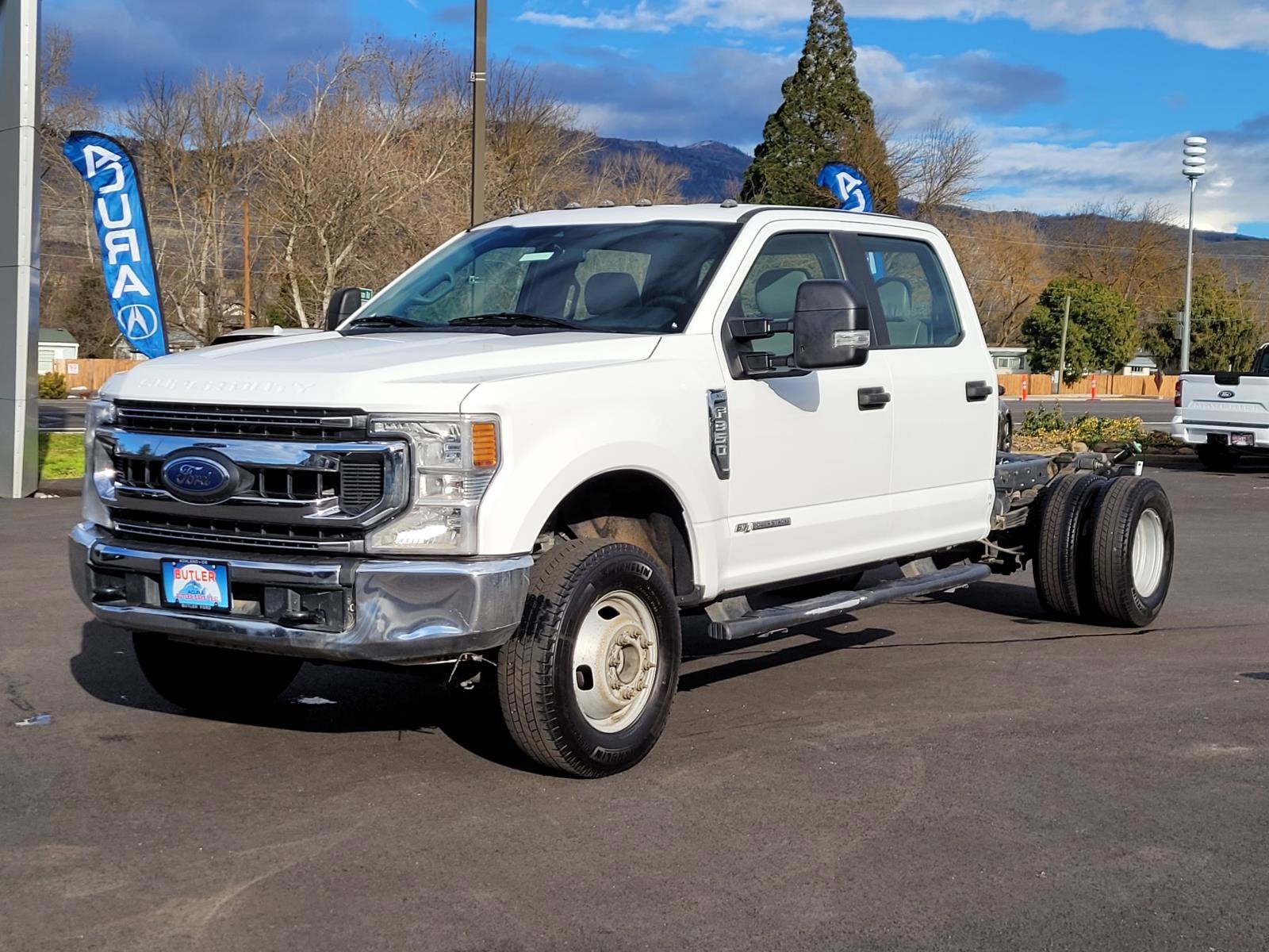 2022 Ford F-350 Super Duty Chassis Cab XL