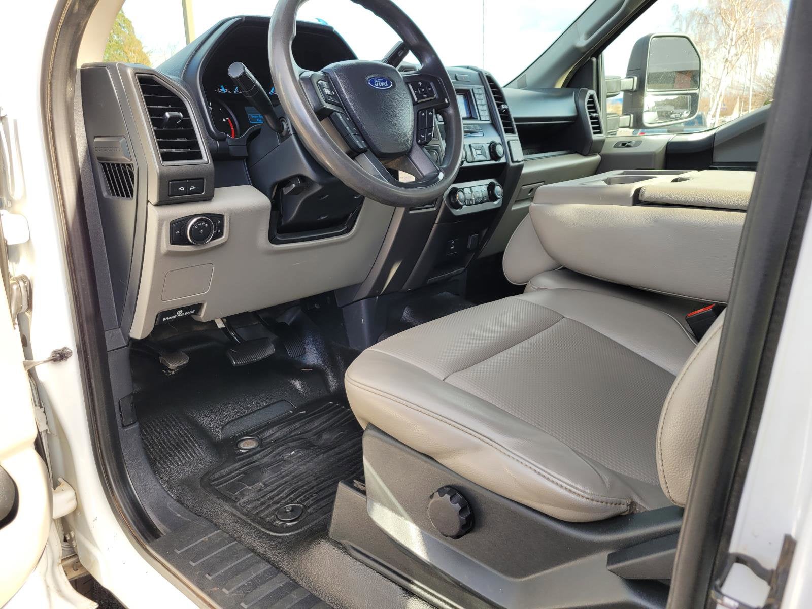 2022 Ford Super Duty F-350 DRW XL