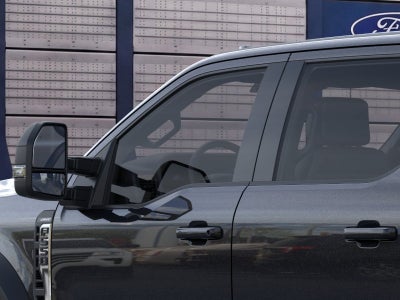 2026 Ford Super Duty F-550 DRW LARIAT