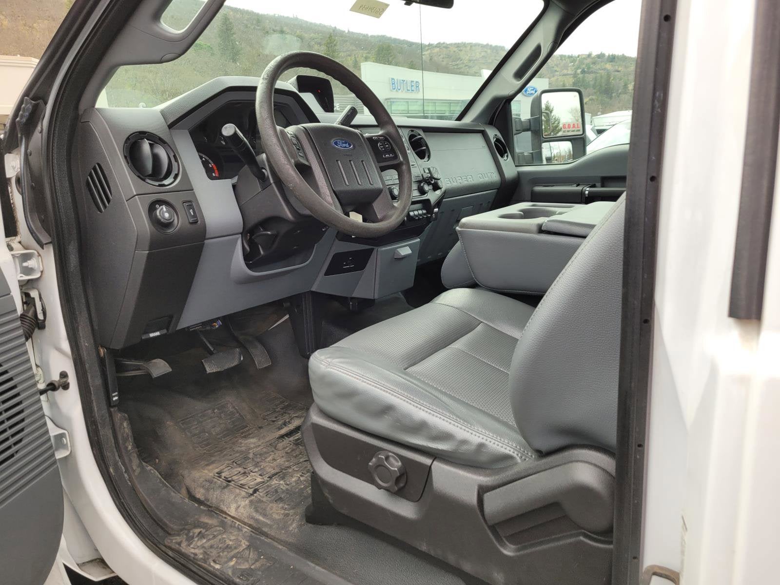 2016 Ford Super Duty F-550 DRW Base
