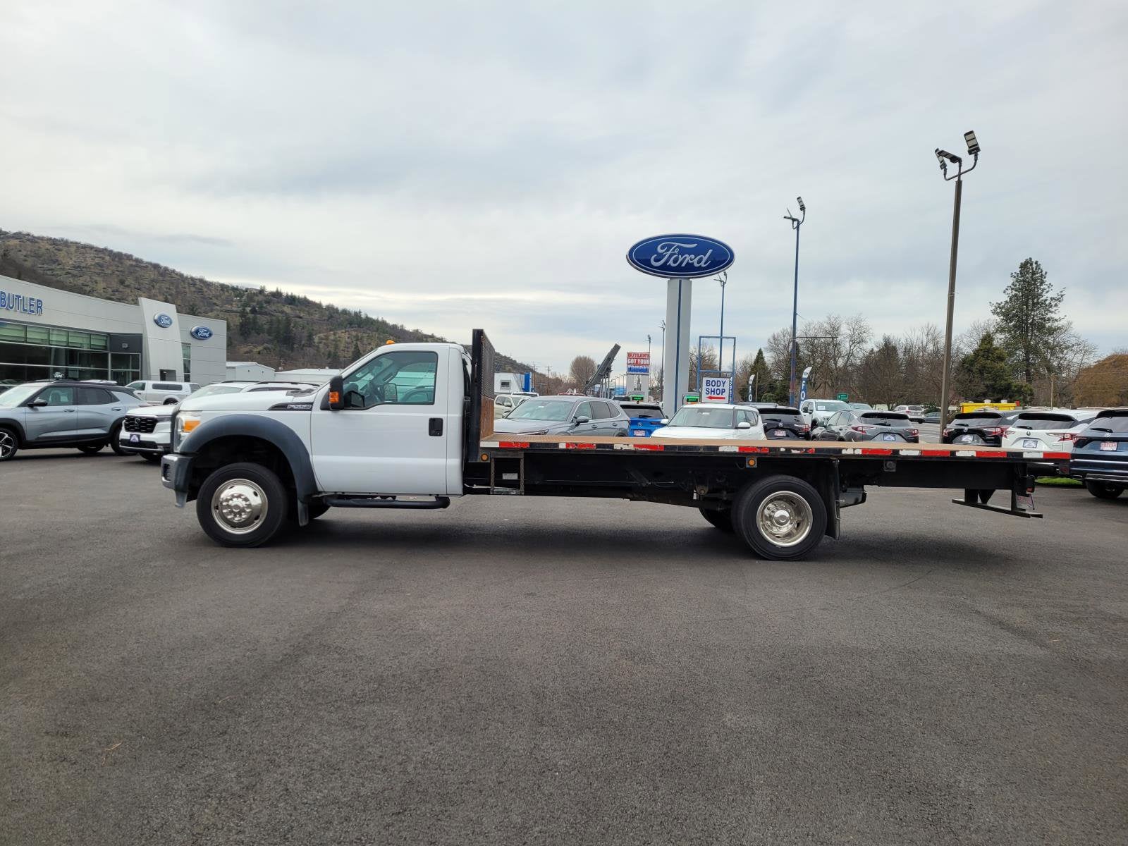 2016 Ford Super Duty F-550 DRW Base