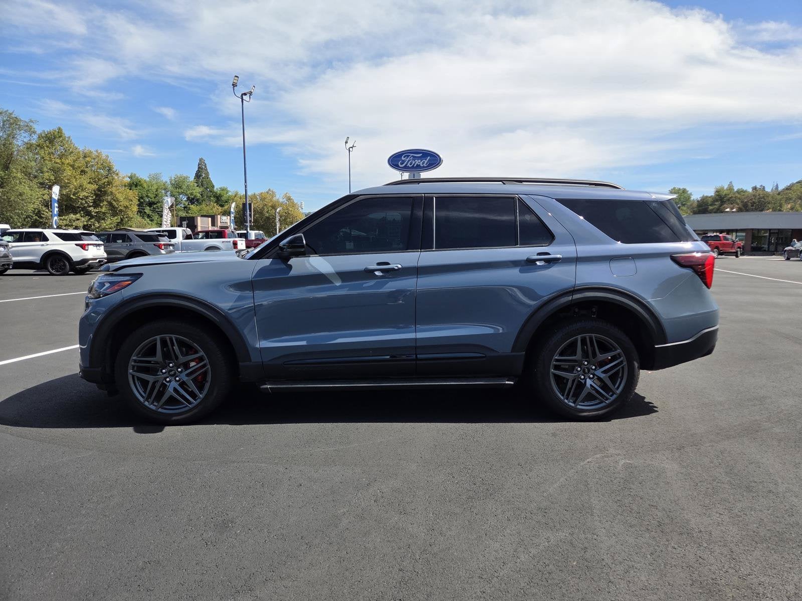2025 Ford Explorer ST