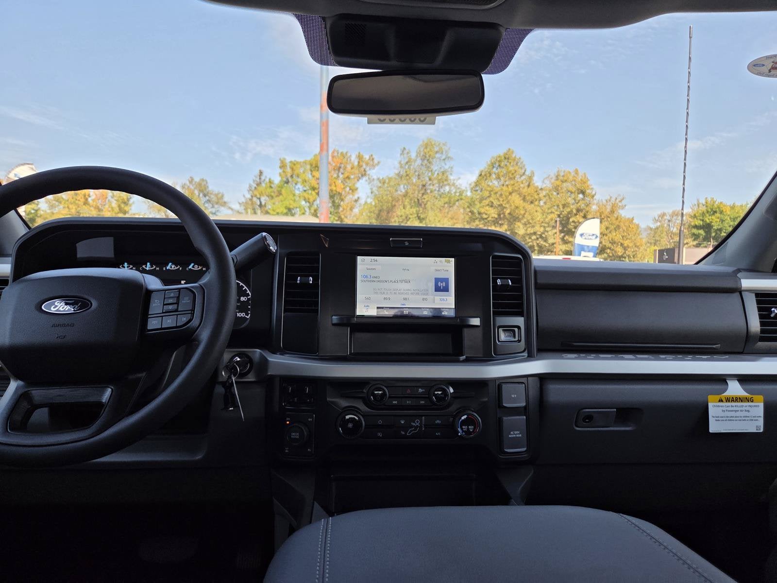 2027 Ford Super Duty F-250 SRW XLT