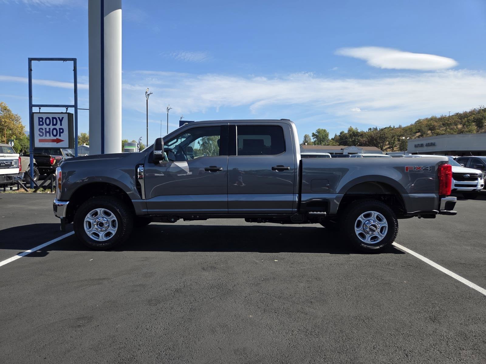 2027 Ford Super Duty F-250 SRW XLT
