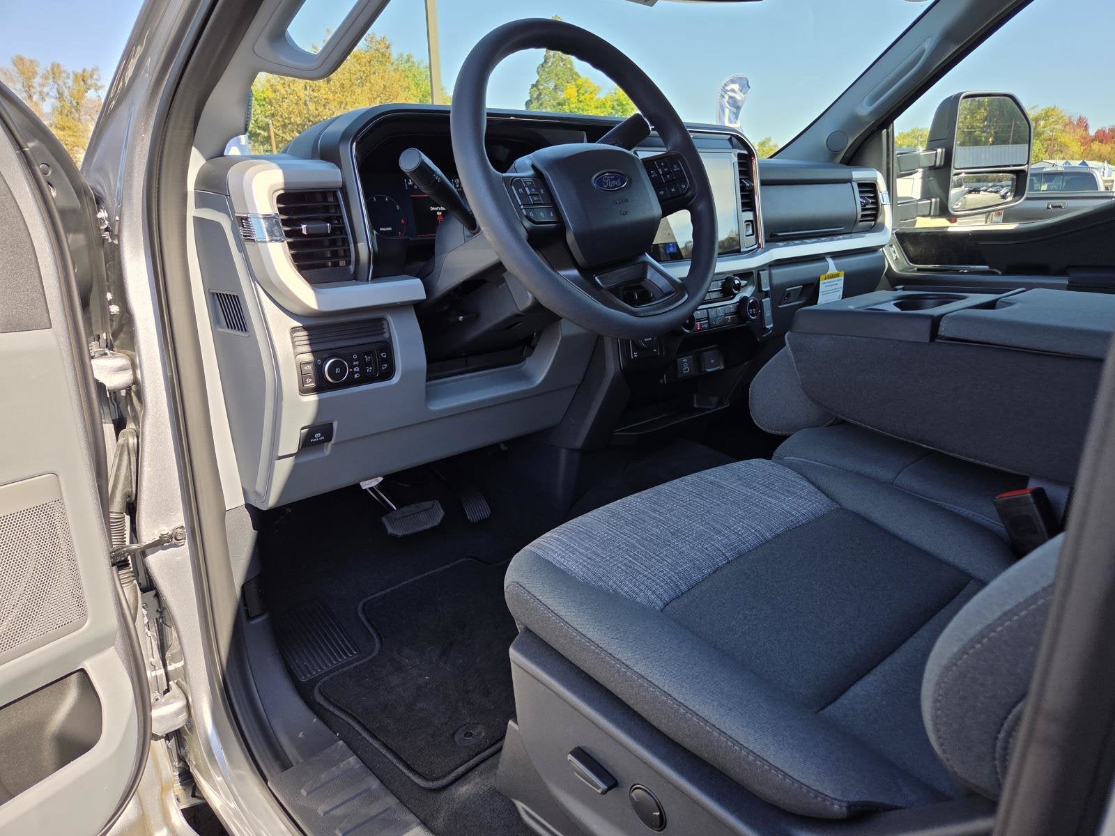 2027 Ford Super Duty F-250 SRW XLT