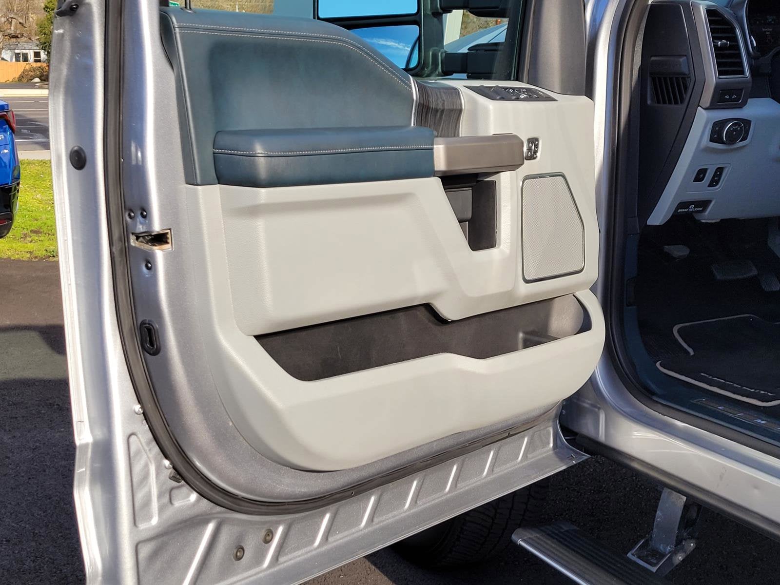 2022 Ford Super Duty F-250 SRW Limited