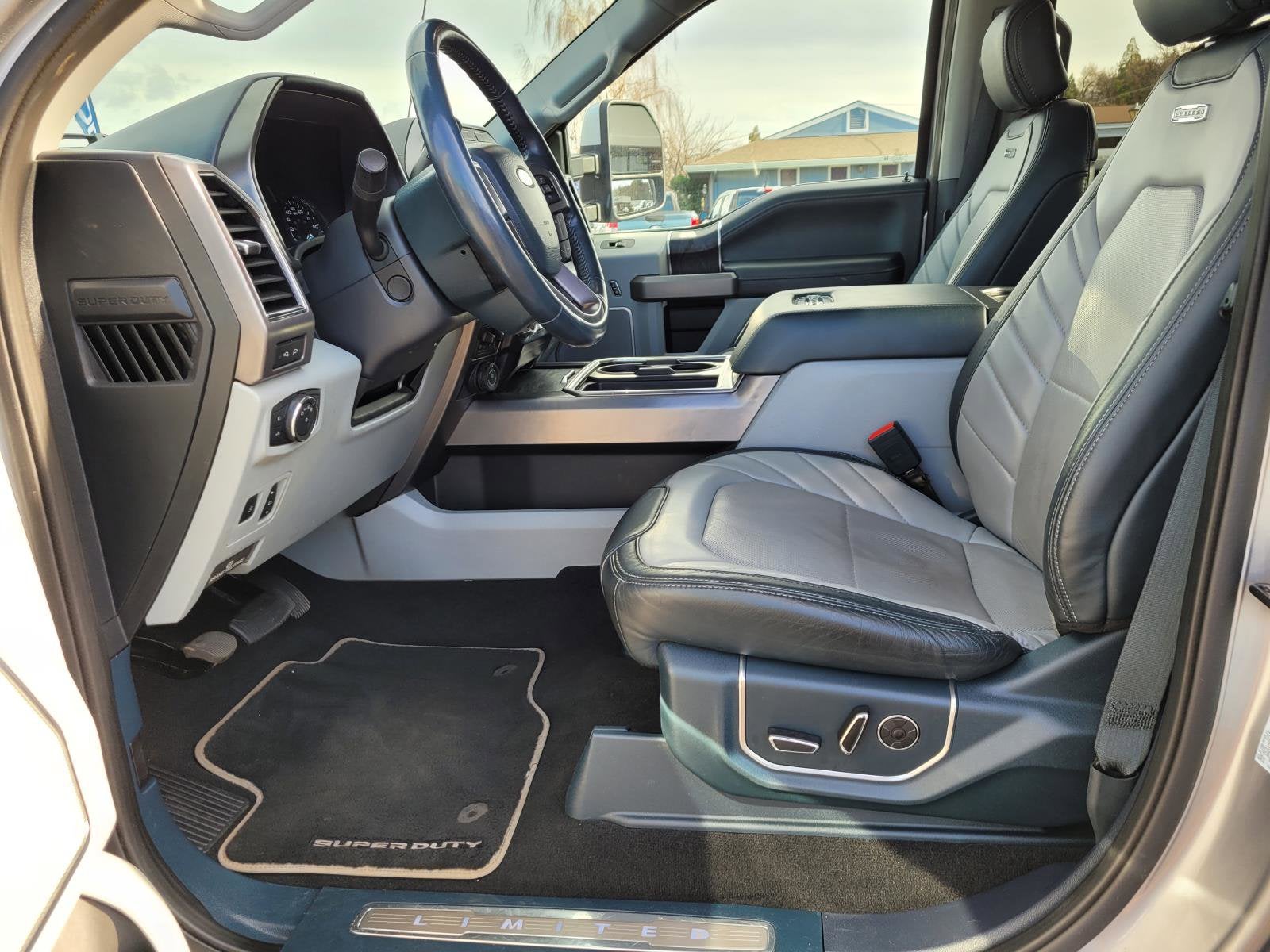 2022 Ford Super Duty F-250 SRW Limited