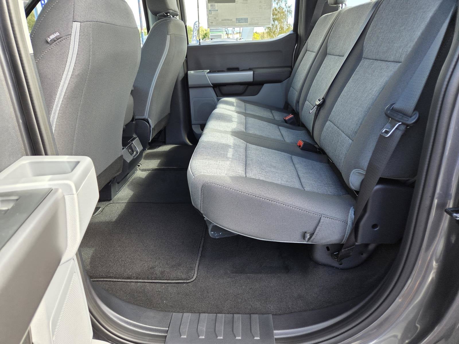 2027 Ford Super Duty F-350 SRW XL