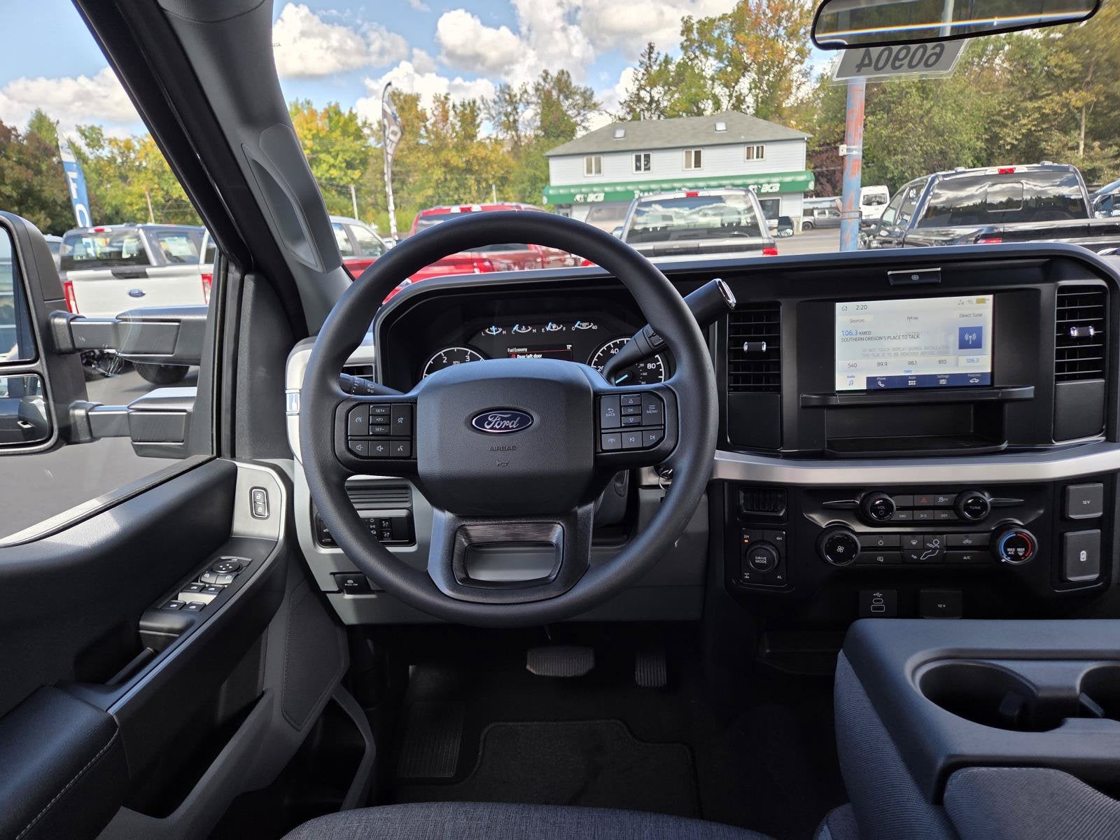 2027 Ford Super Duty F-350 SRW XL