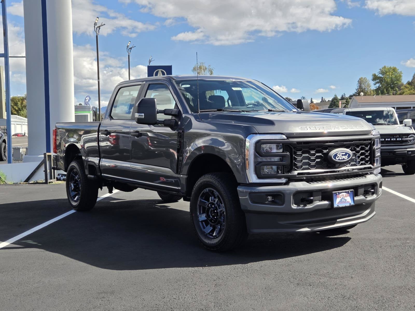 2027 Ford Super Duty F-350 SRW XL