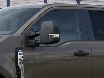 2027 Ford Super Duty F-350 SRW XLT