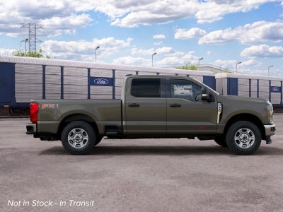 2027 Ford Super Duty F-350 SRW XLT