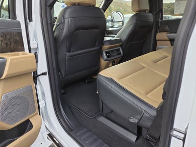 2027 Ford Super Duty F-350 SRW LARIAT