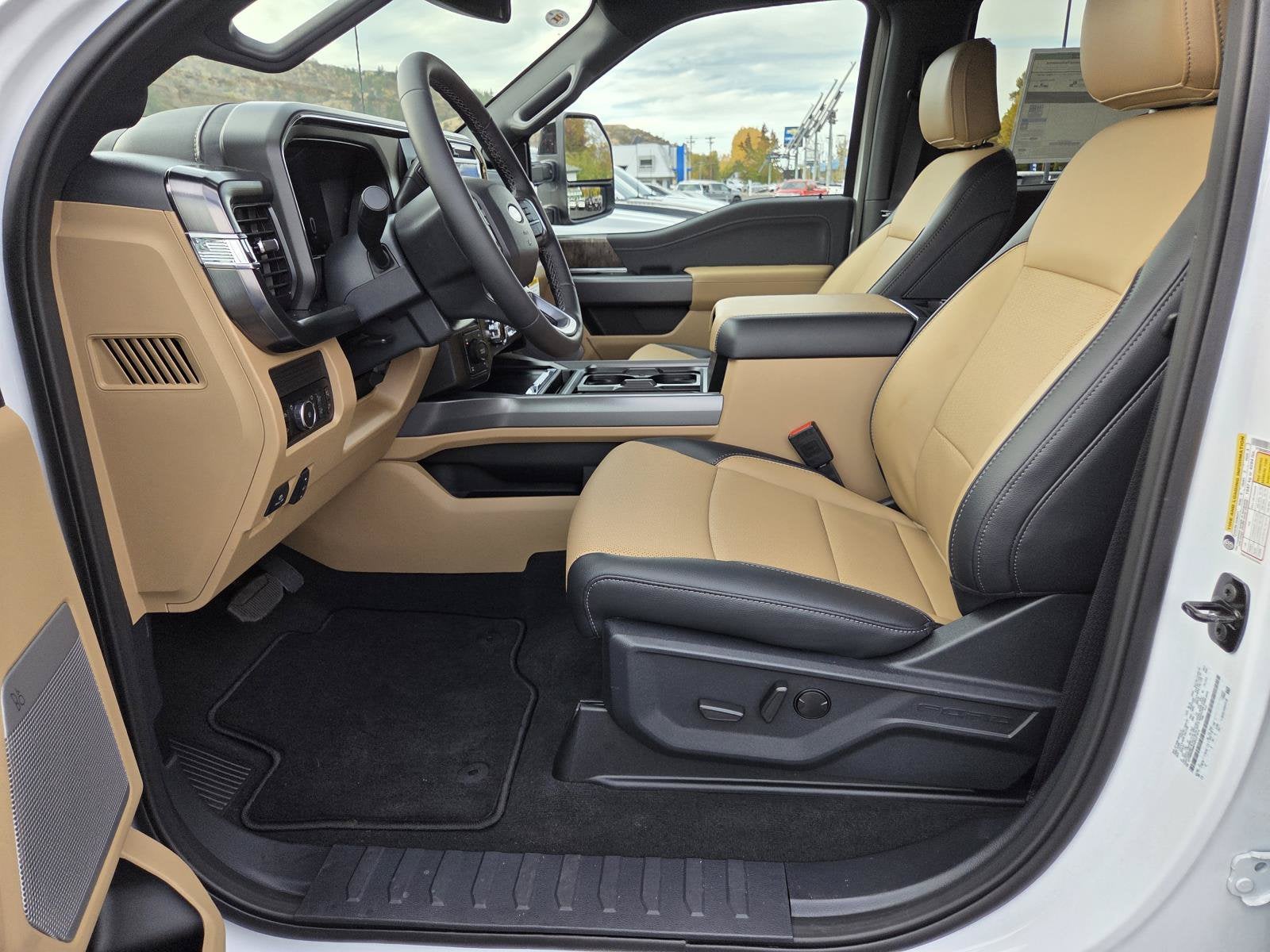2027 Ford Super Duty F-350 SRW LARIAT