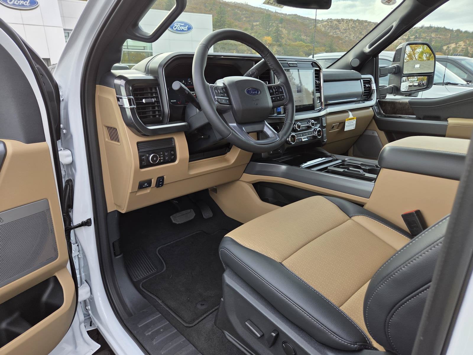 2027 Ford Super Duty F-350 SRW LARIAT