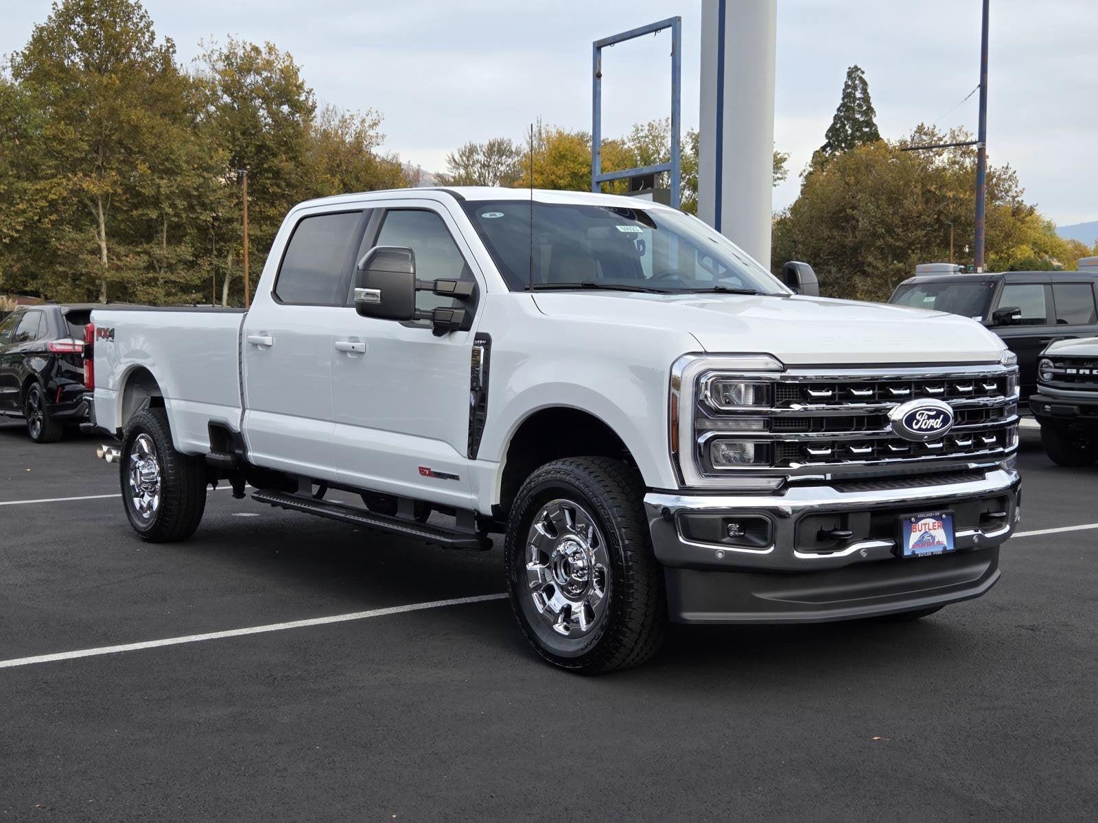 2027 Ford Super Duty F-350 SRW LARIAT