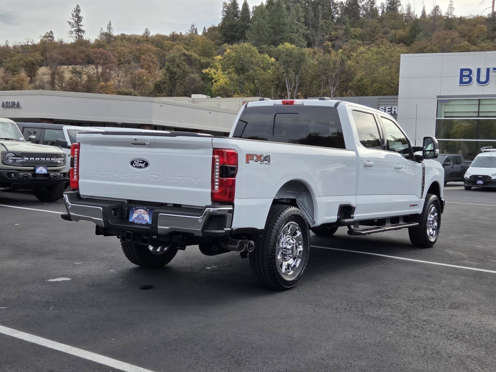 2027 Ford Super Duty F-350 SRW LARIAT