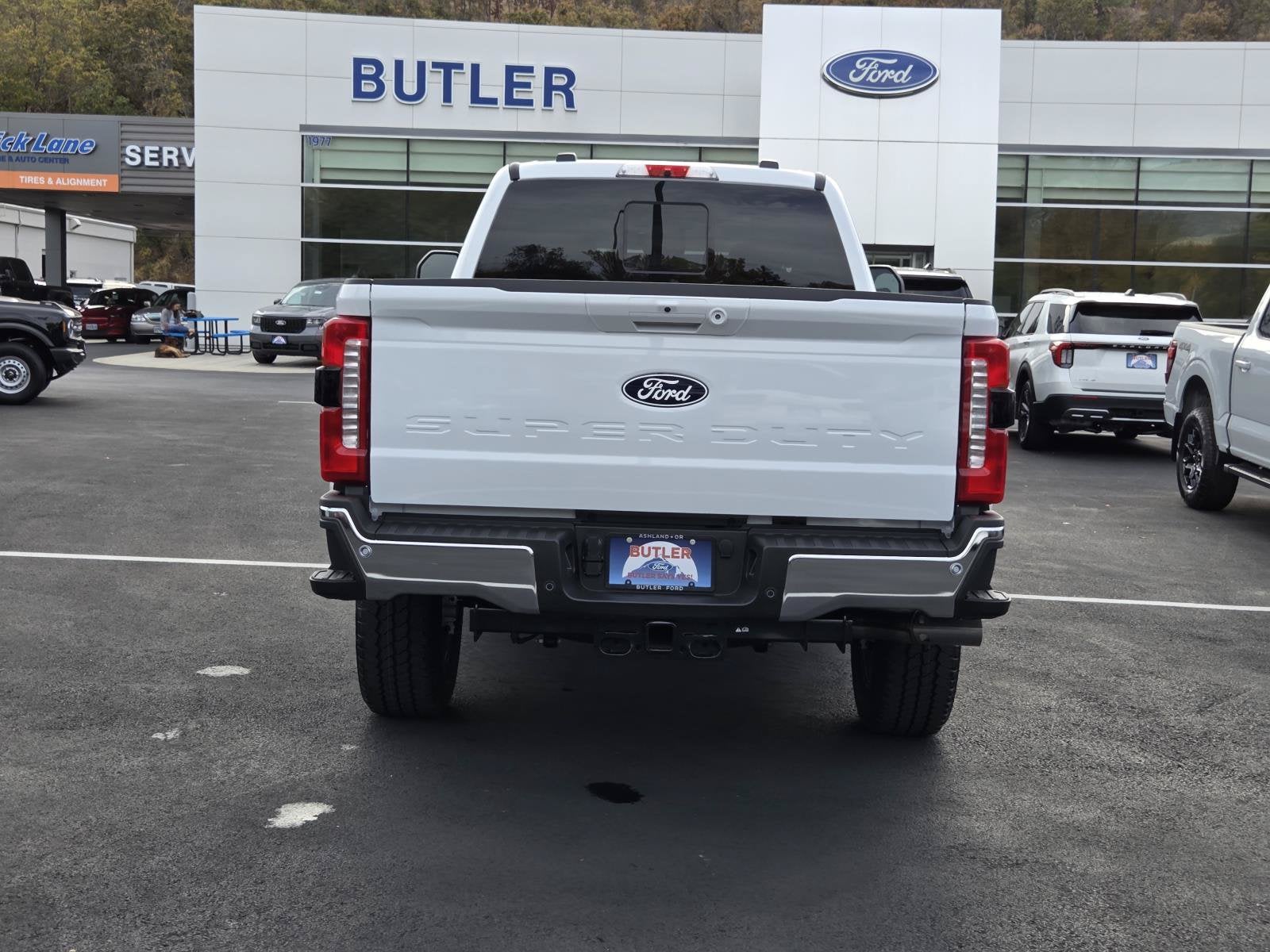 2027 Ford Super Duty F-350 SRW LARIAT