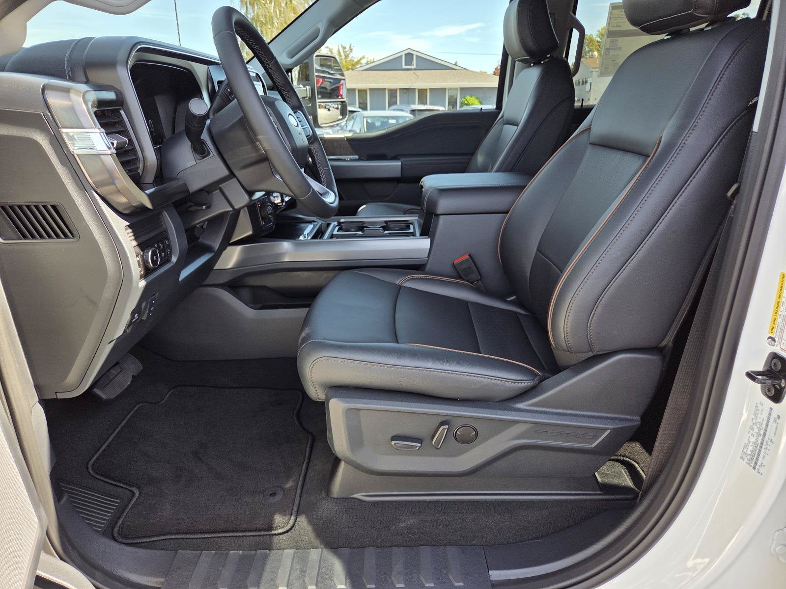 2027 Ford Super Duty F-350 SRW LARIAT