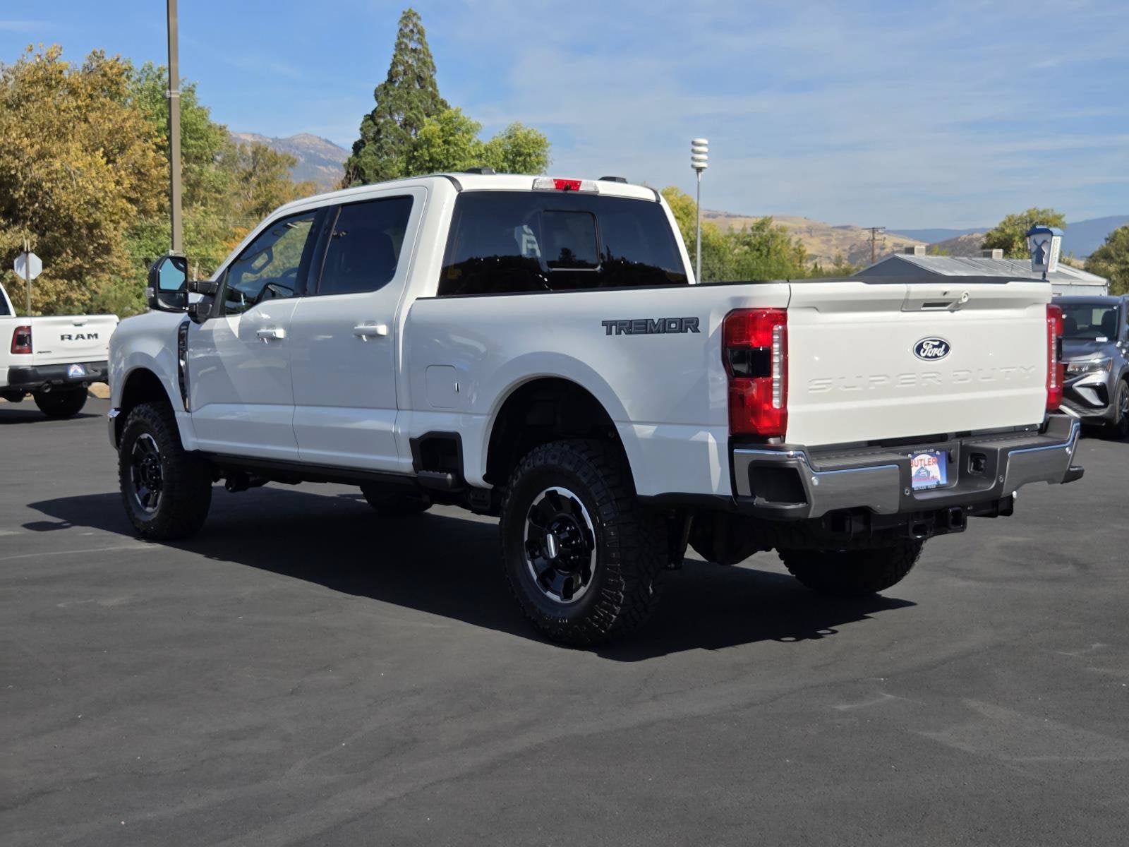 2027 Ford Super Duty F-350 SRW LARIAT