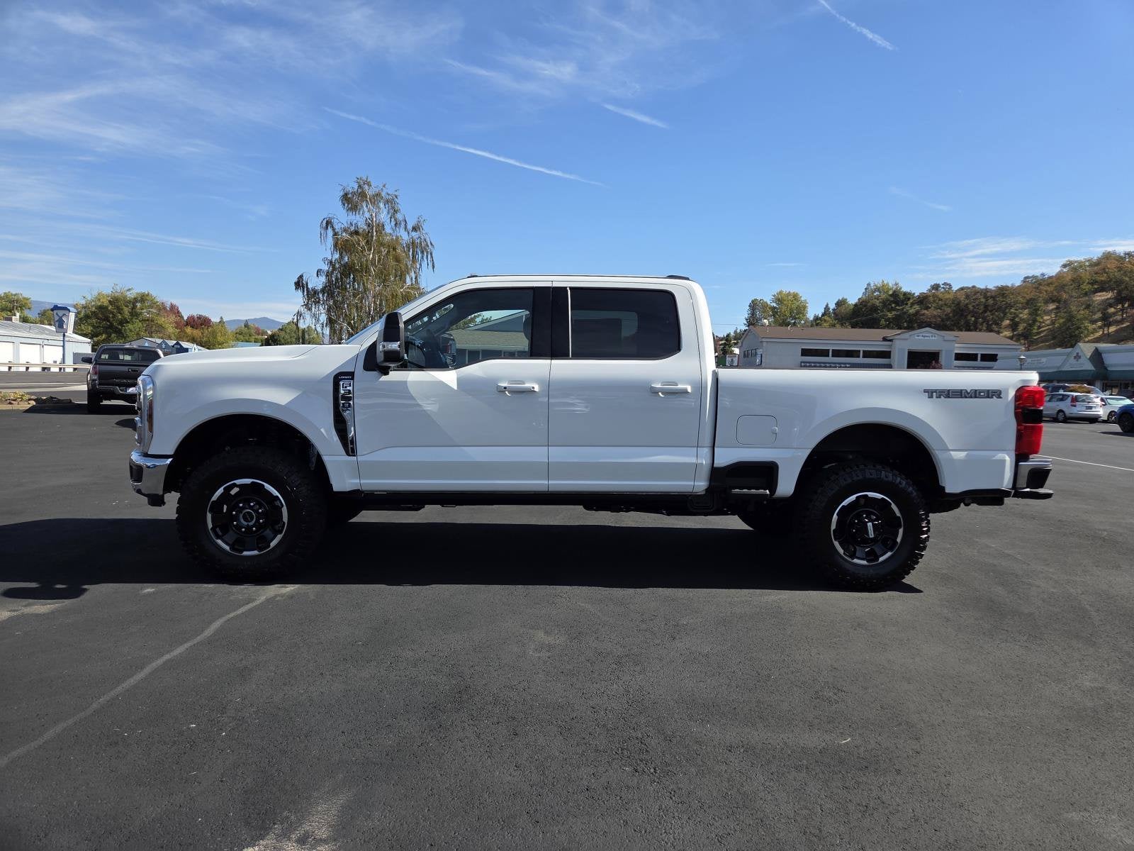 2027 Ford Super Duty F-350 SRW LARIAT