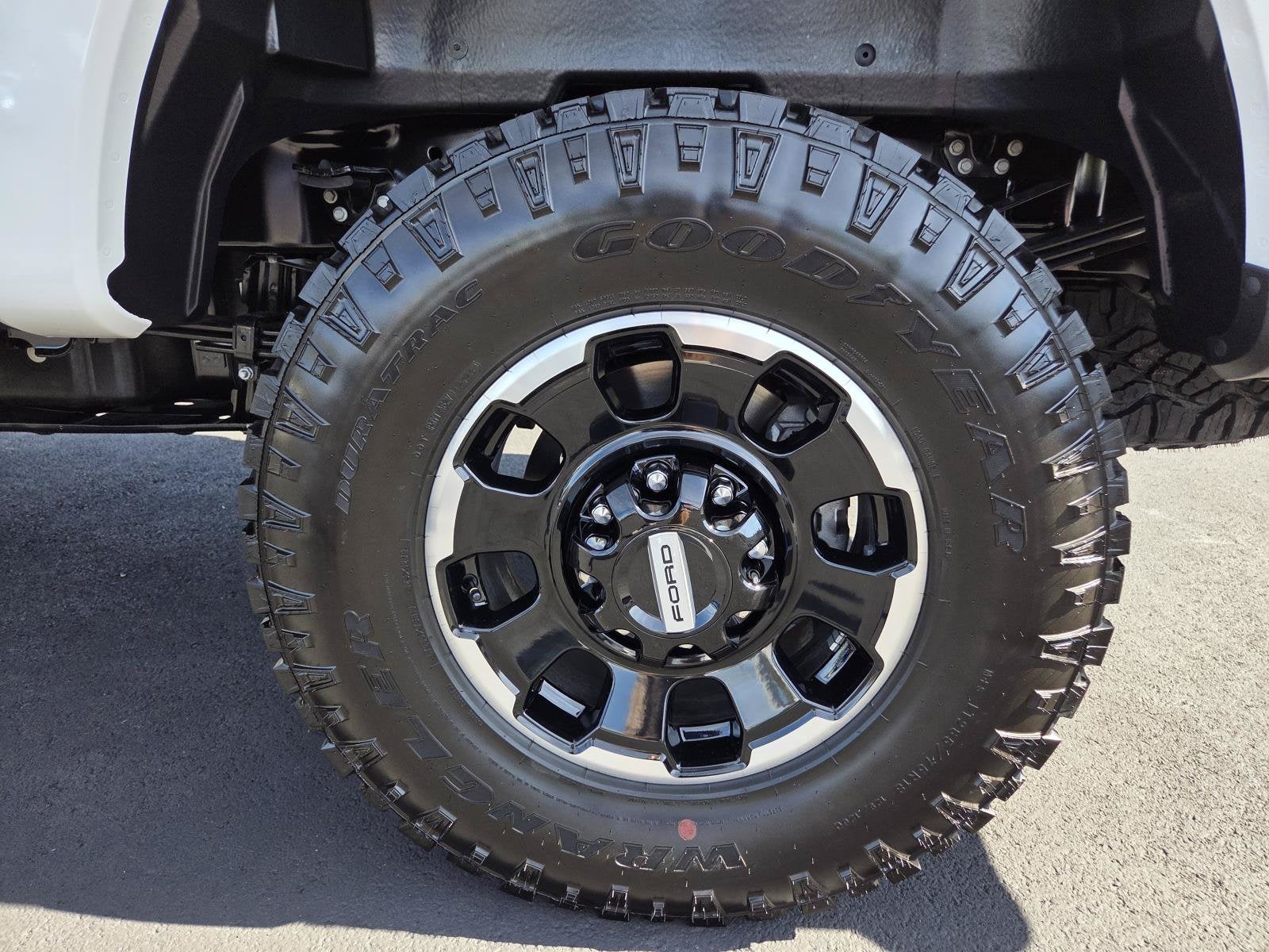 2027 Ford Super Duty F-350 SRW LARIAT