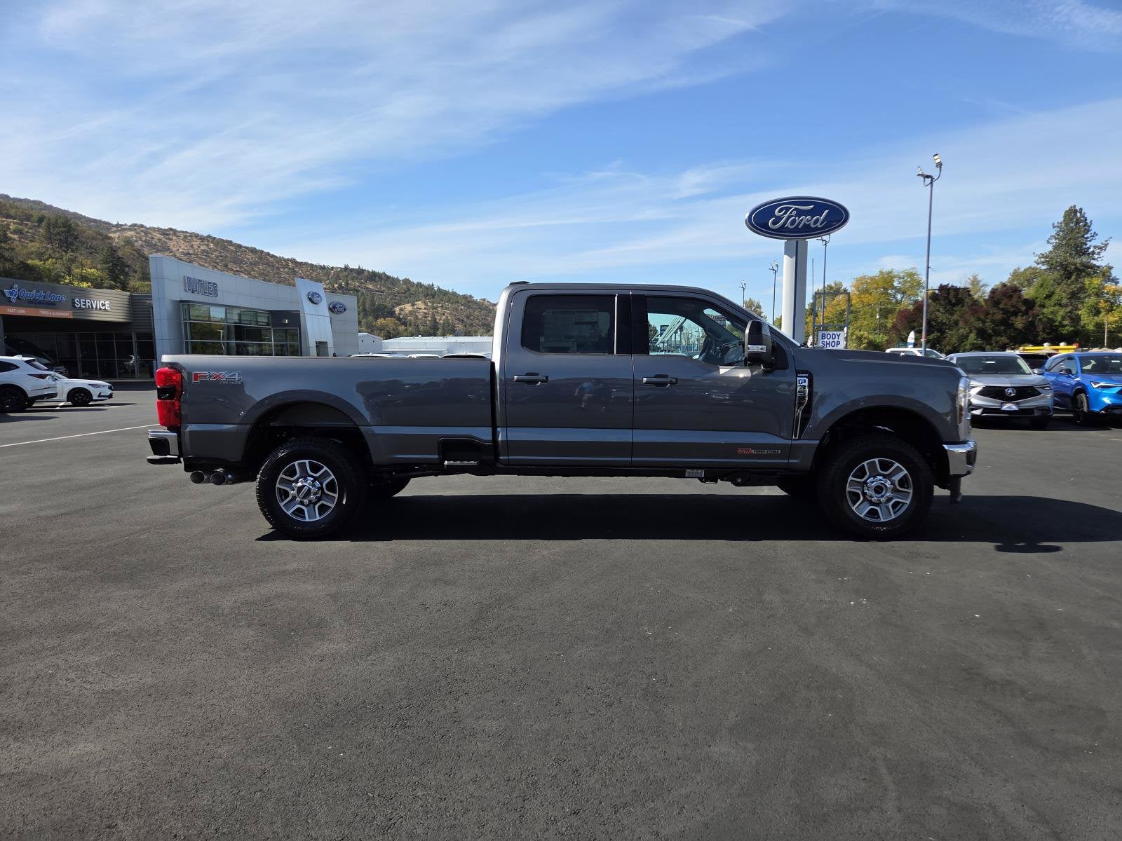 2027 Ford Super Duty F-350 SRW LARIAT