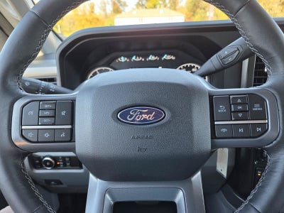 2027 Ford Super Duty F-350 SRW XLT