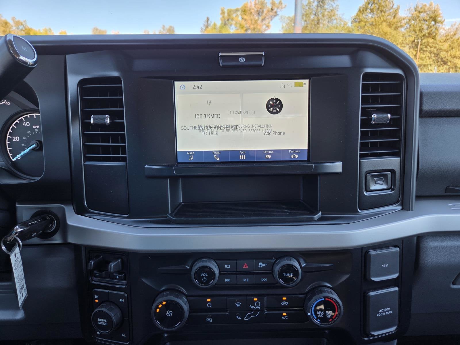 2027 Ford Super Duty F-350 SRW XLT