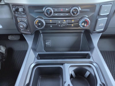 2027 Ford Super Duty F-350 SRW XLT