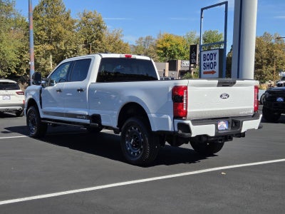 2027 Ford Super Duty F-350 SRW XLT