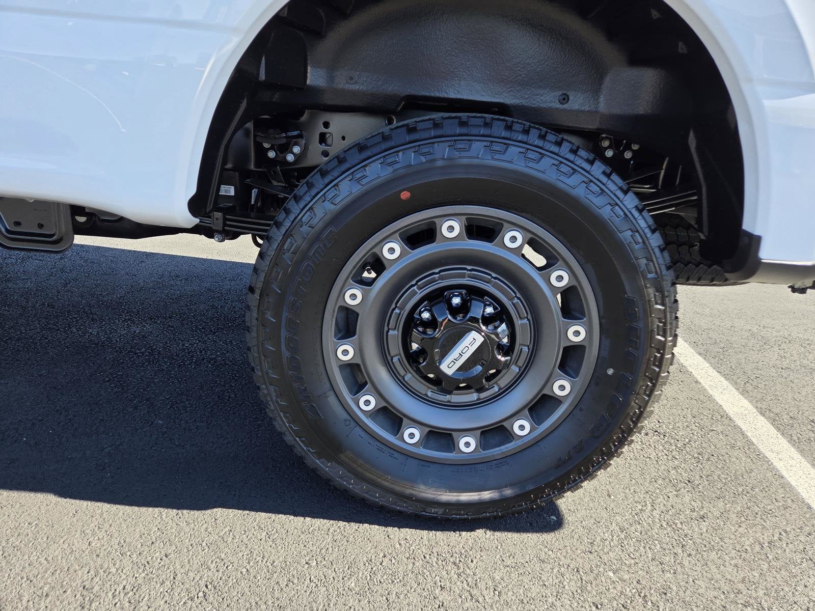 2027 Ford Super Duty F-350 SRW XLT