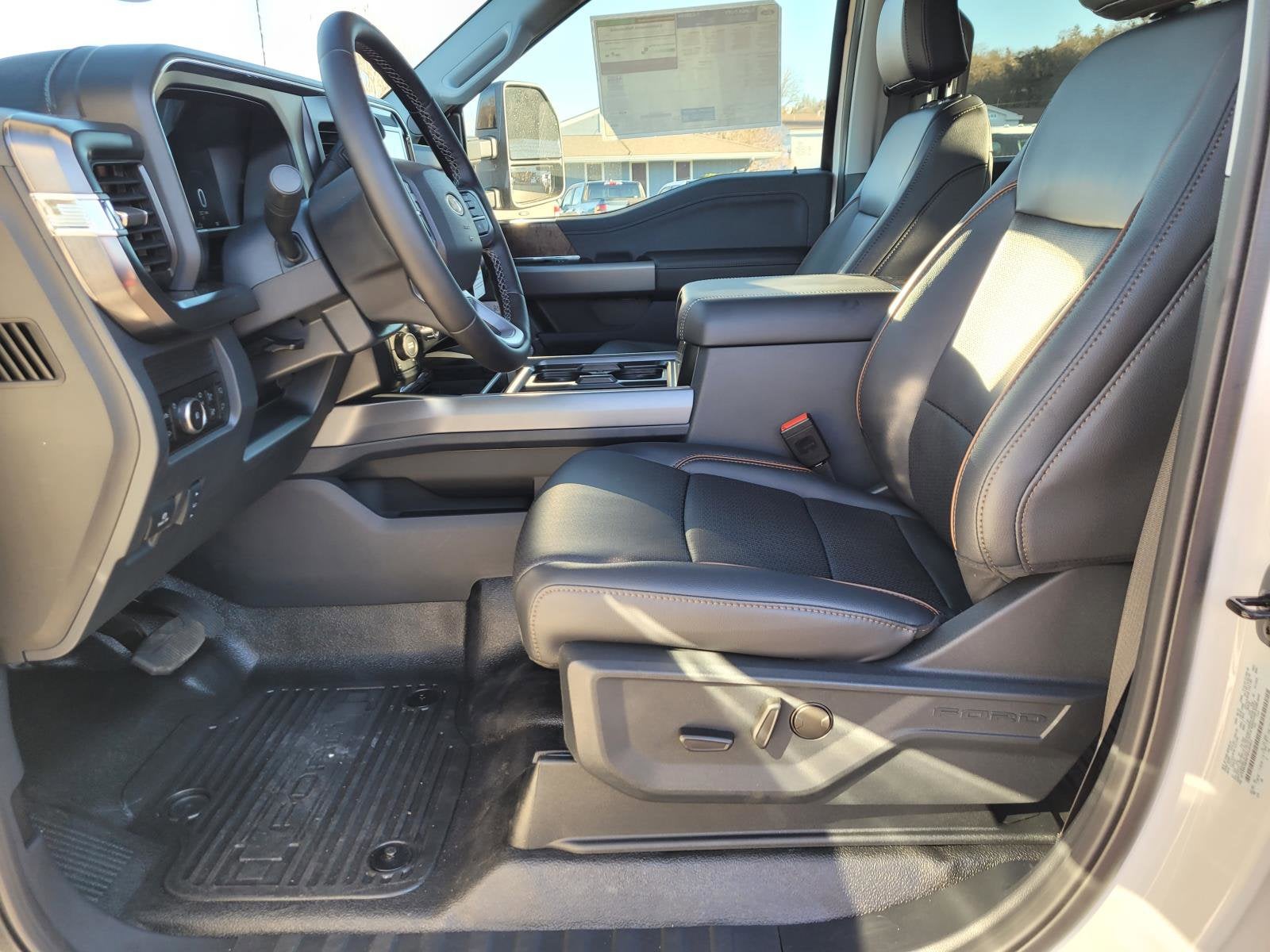 2026 Ford Super Duty F-350 SRW LARIAT