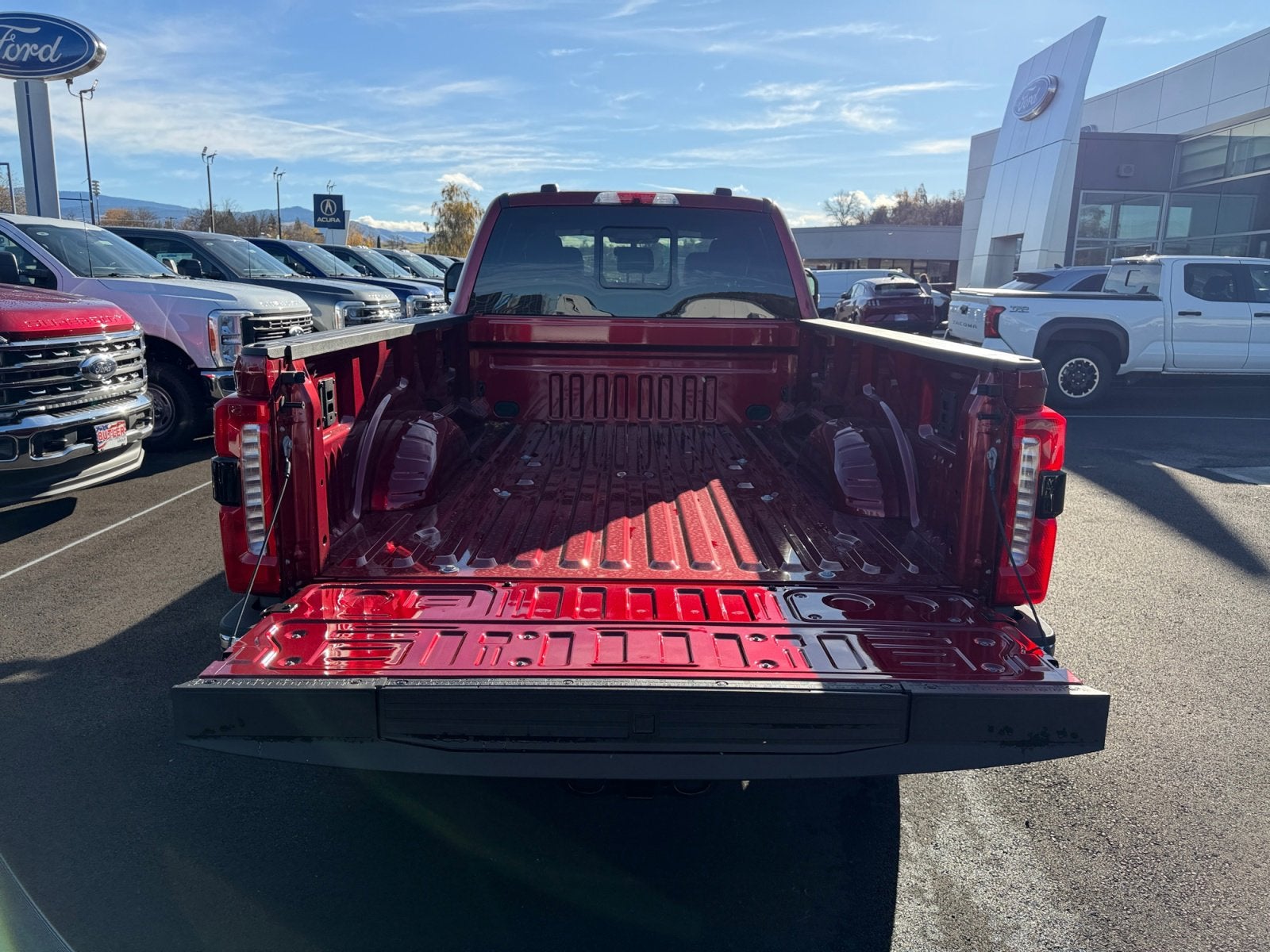 2026 Ford Super Duty F-350 SRW LARIAT