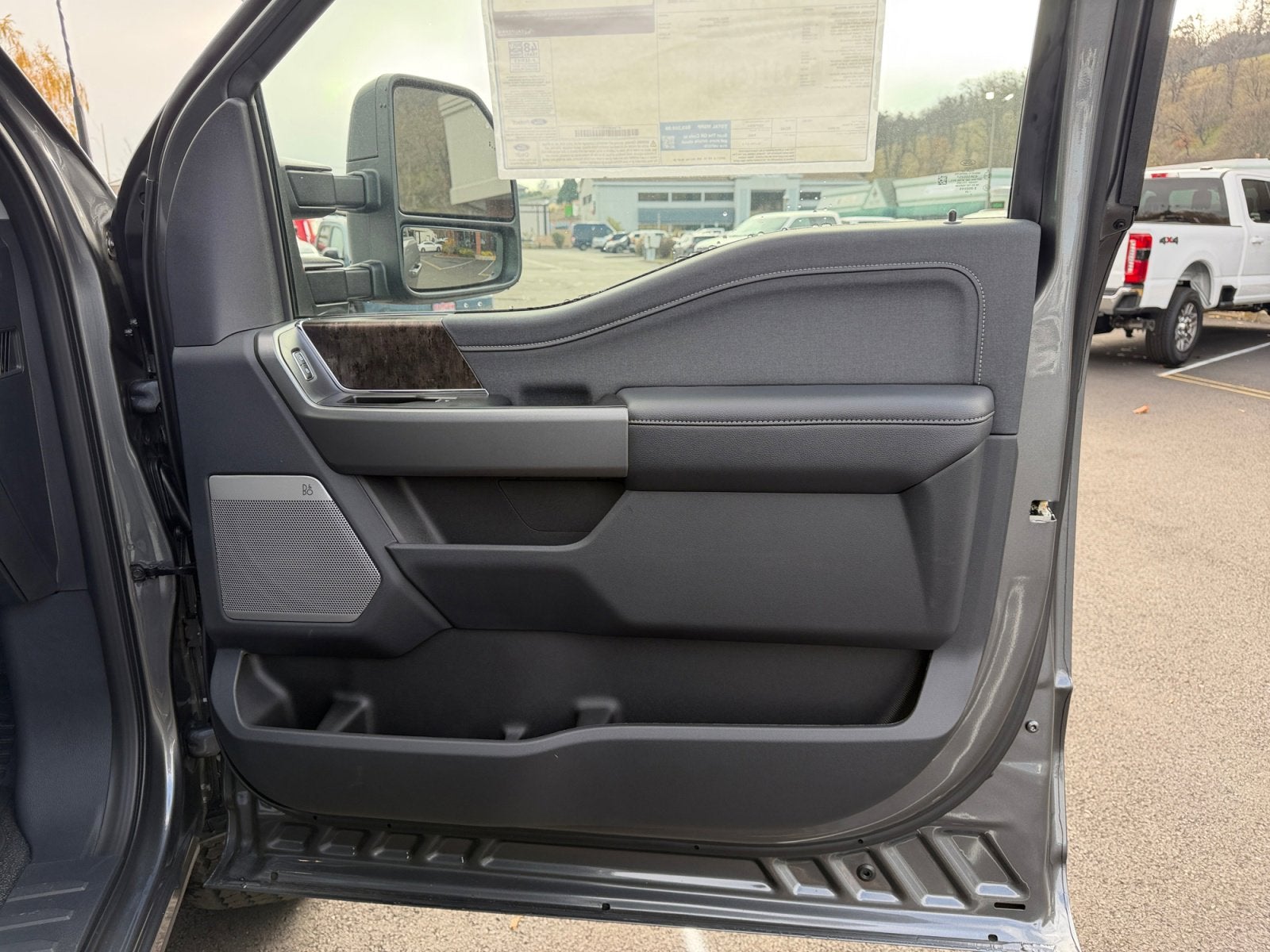 2026 Ford Super Duty F-350 SRW LARIAT