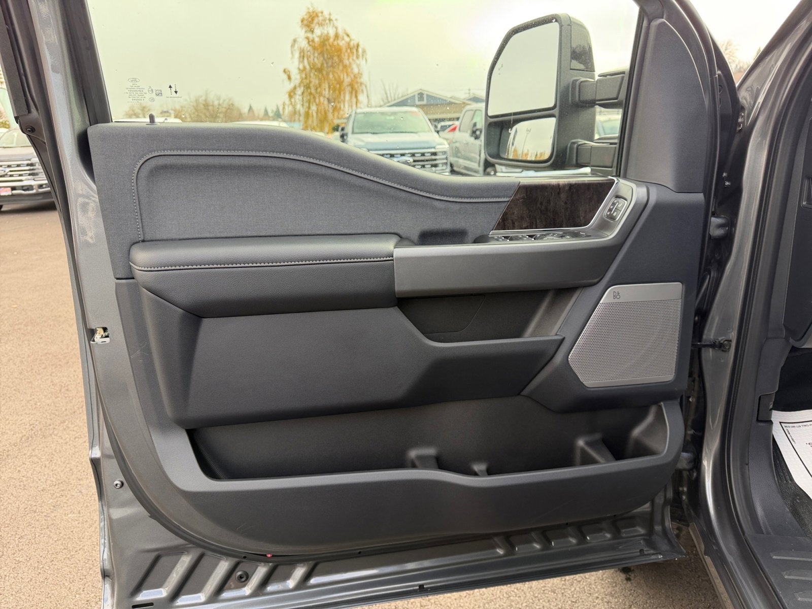 2026 Ford Super Duty F-350 SRW LARIAT