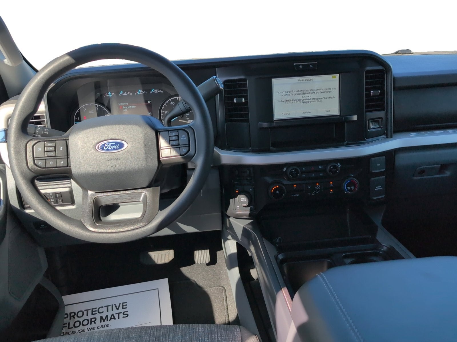 2026 Ford Super Duty F-350 SRW XLT