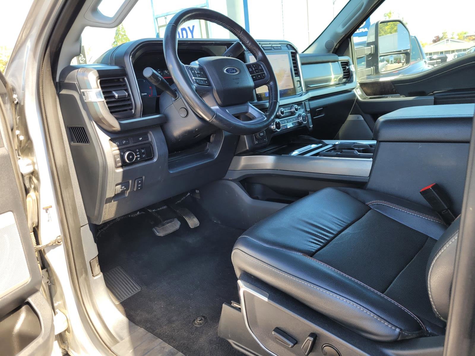 2023 Ford Super Duty F-350 SRW LARIAT
