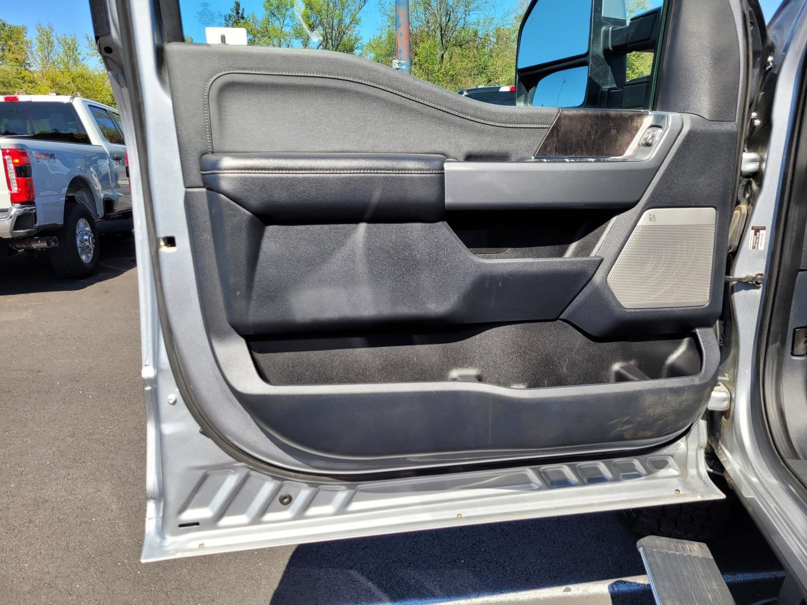 2023 Ford Super Duty F-350 SRW LARIAT