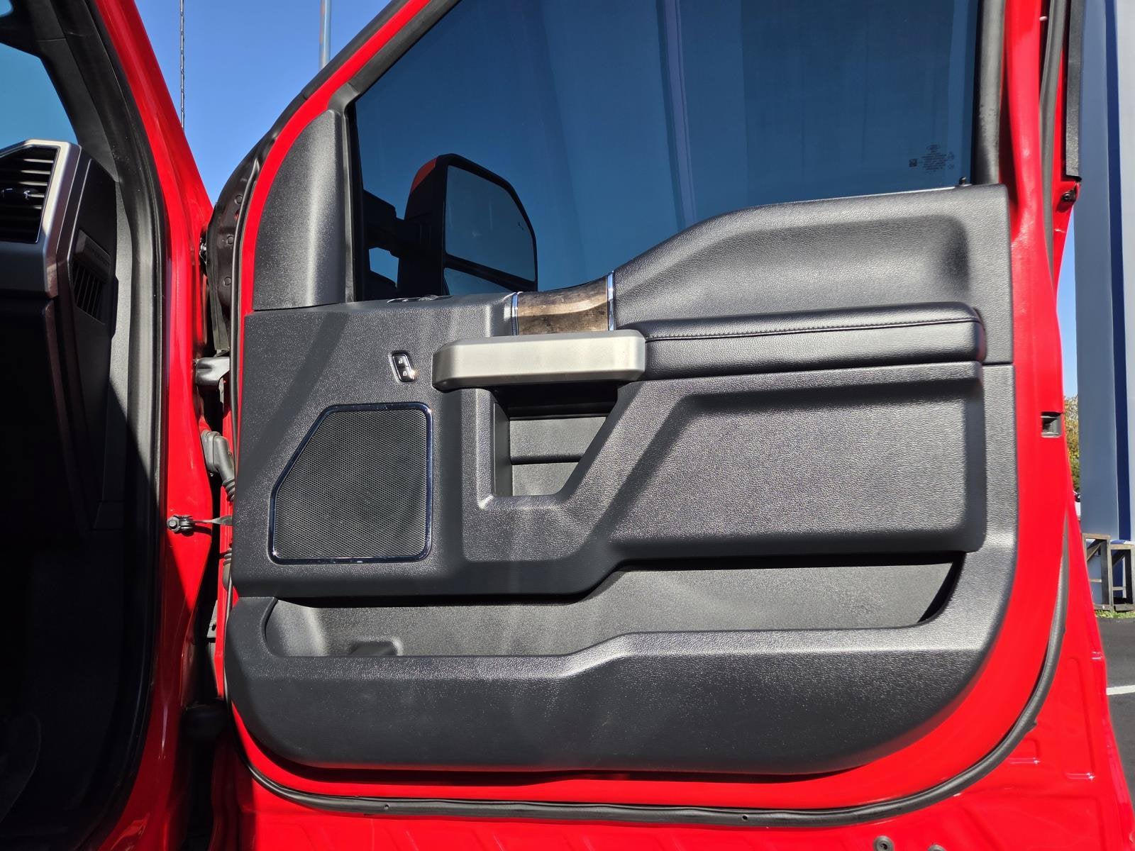 2022 Ford Super Duty F-350 SRW LARIAT
