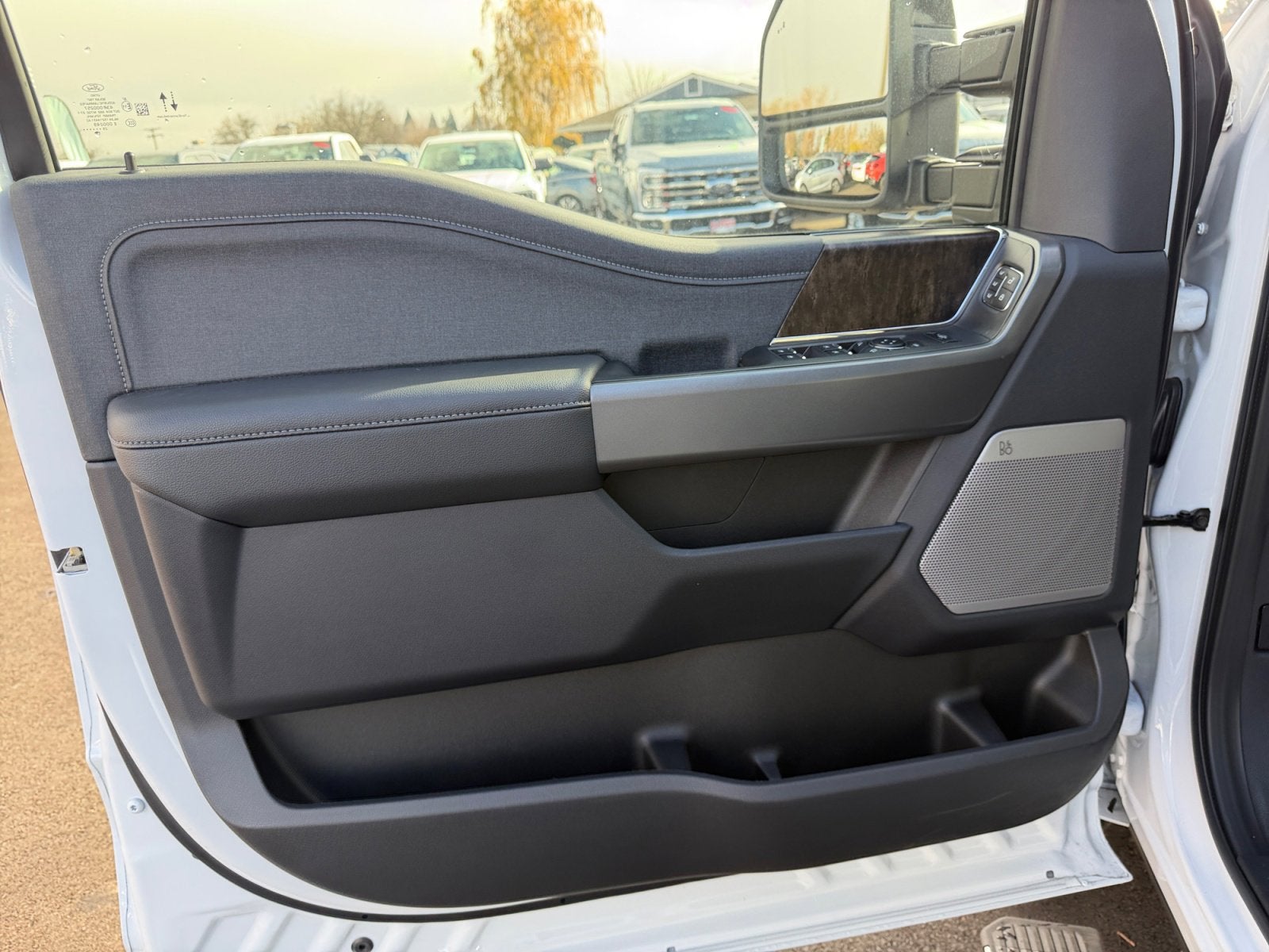 2026 Ford Super Duty F-350 SRW LARIAT