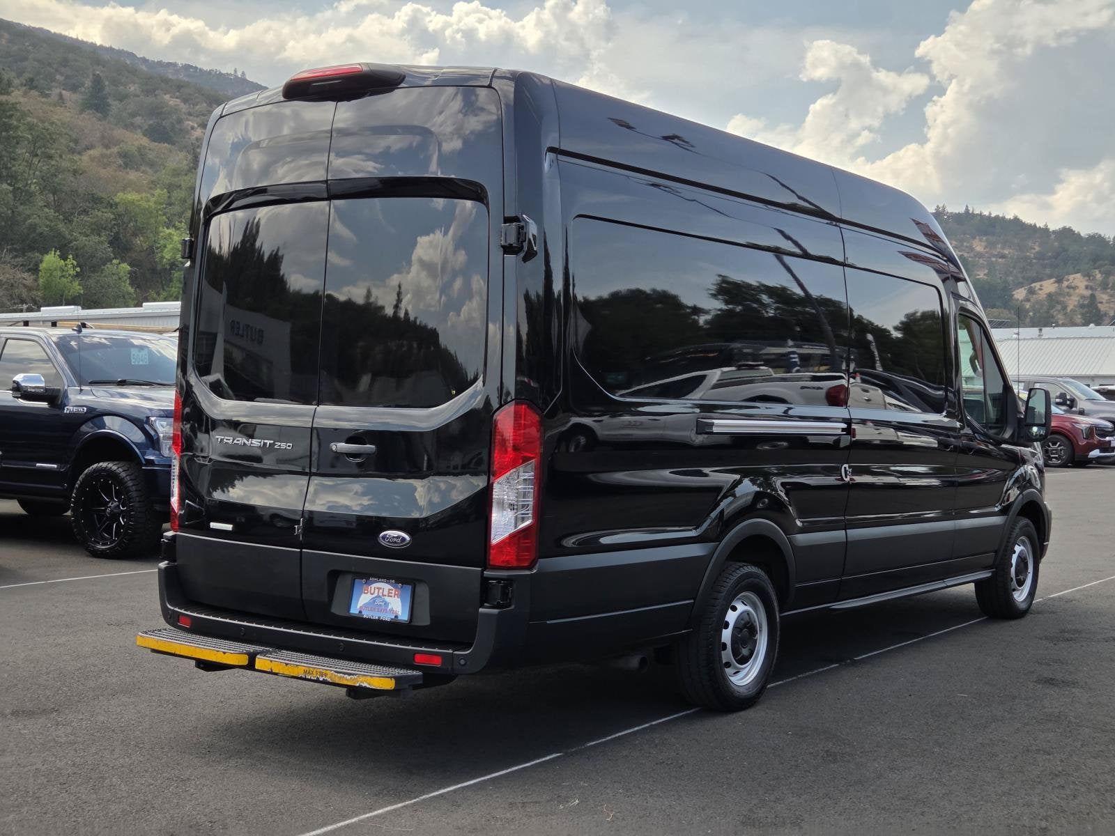 2023 Ford Transit Cargo Van Base