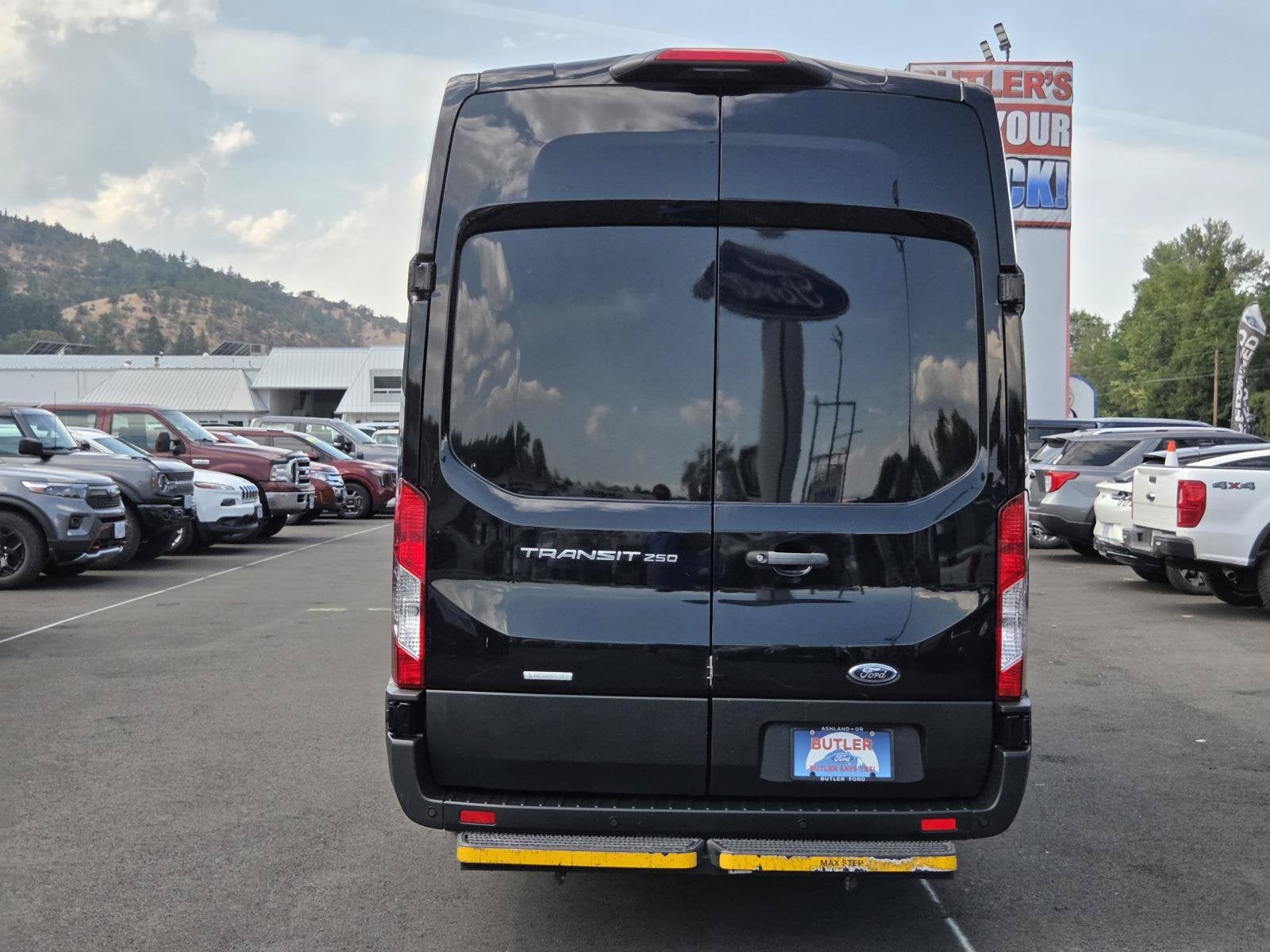 2023 Ford Transit Cargo Van Base