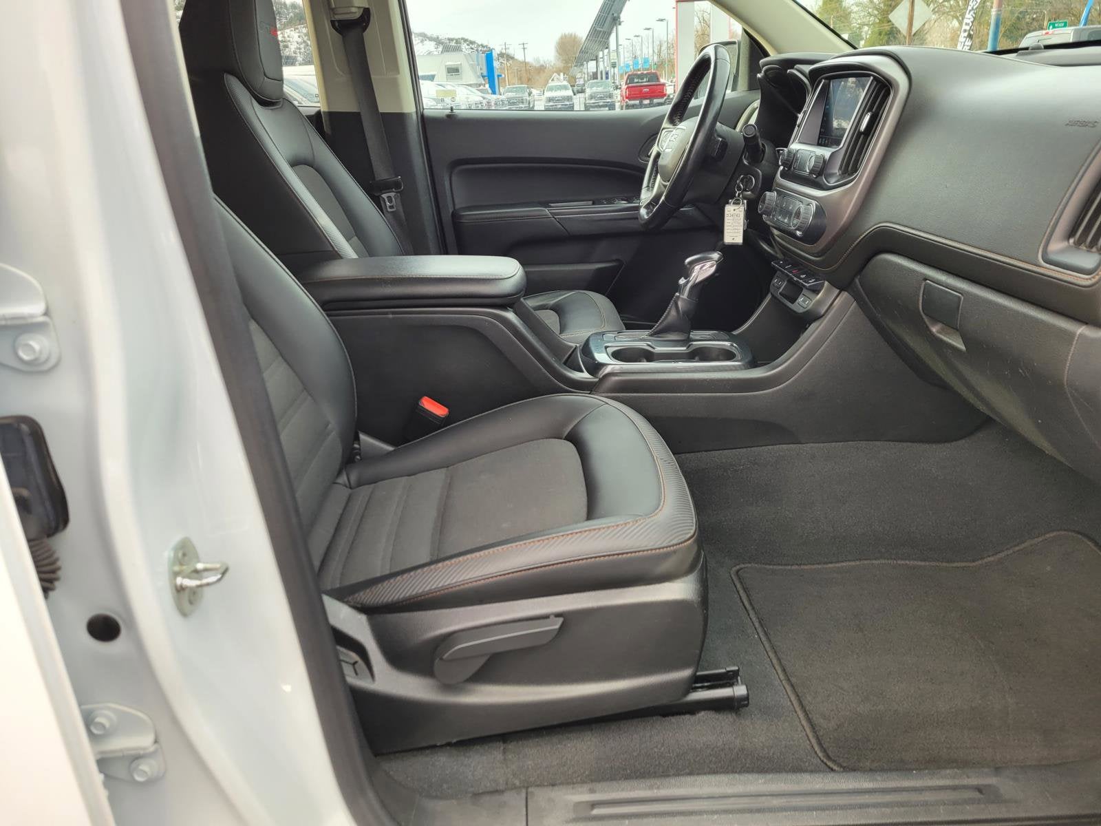 2022 GMC Canyon 4WD AT4 w/Cloth