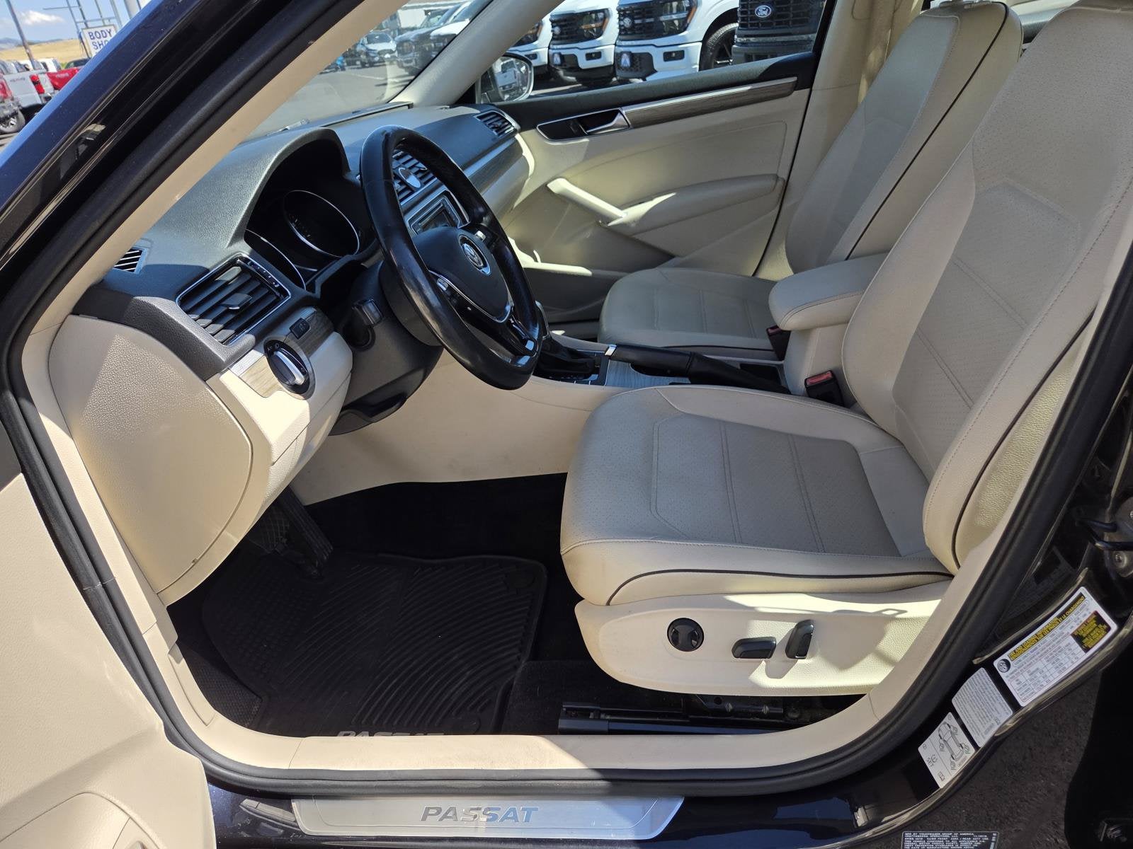 2017 Volkswagen Passat 1.8T SE w/Technology