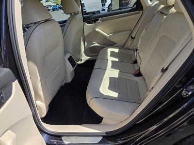 2017 Volkswagen Passat 1.8T SE w/Technology