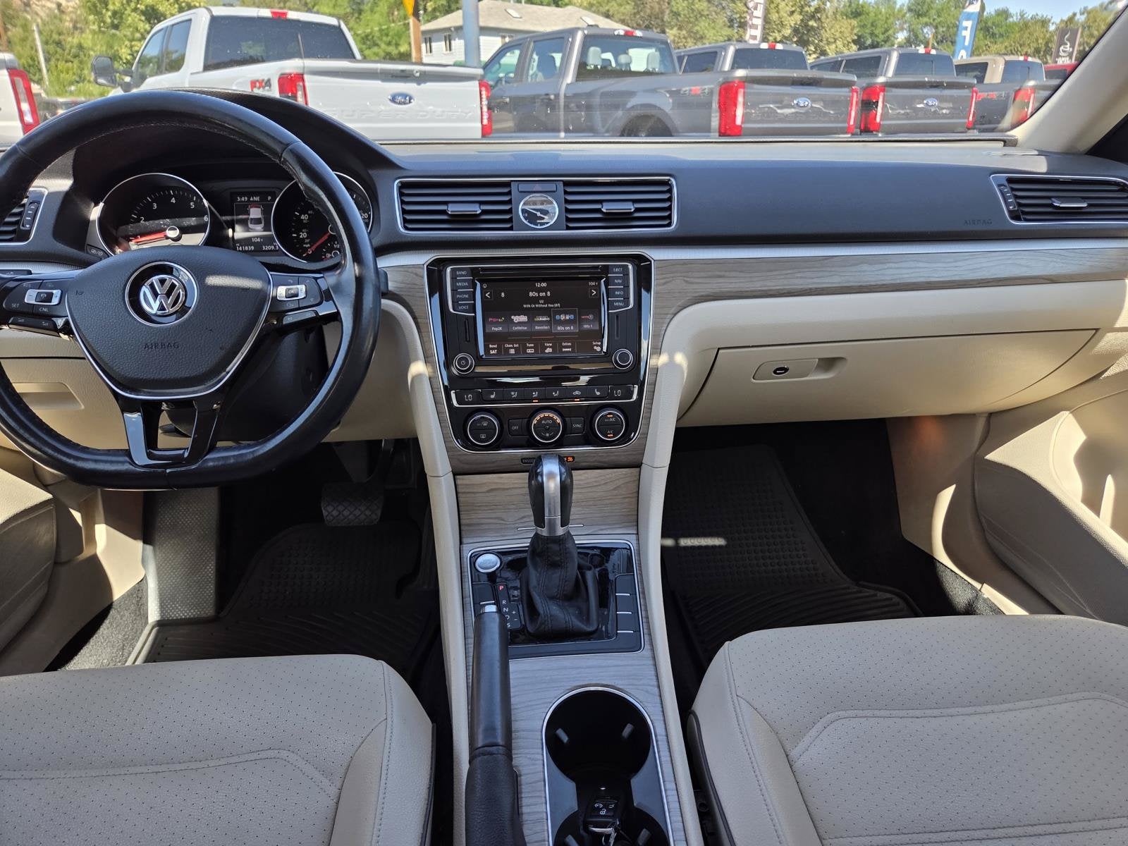 2017 Volkswagen Passat 1.8T SE w/Technology