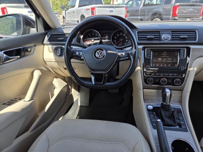 2017 Volkswagen Passat 1.8T SE w/Technology