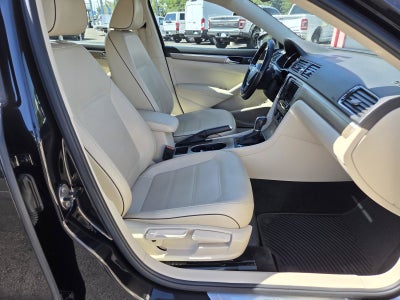2017 Volkswagen Passat 1.8T SE w/Technology